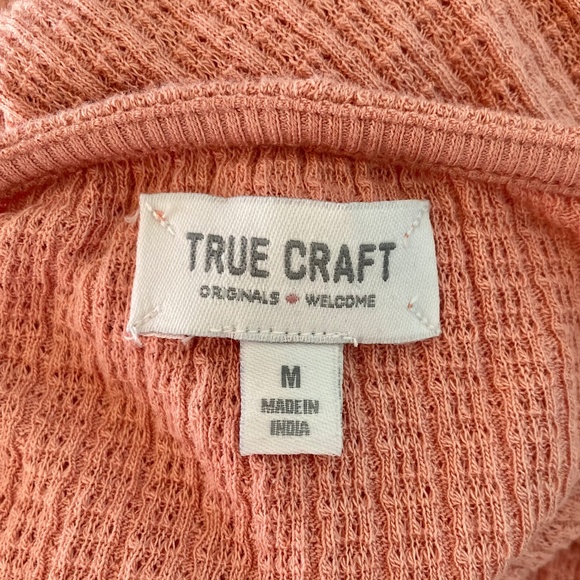 Women’s True Craft size medium gently used dusty rose colored cropped cardigan - Picture 4 of 5